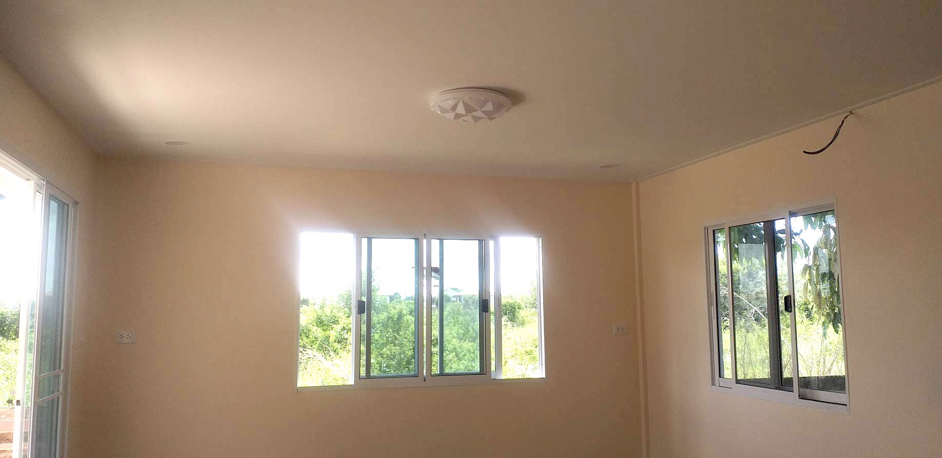 บ้านน็อคดาวน์ ทรงปั่นหยา ขนาด 4*6 เมตร พร้อมระเบียง 2*3 เมตร ชุดประตูสไลด์