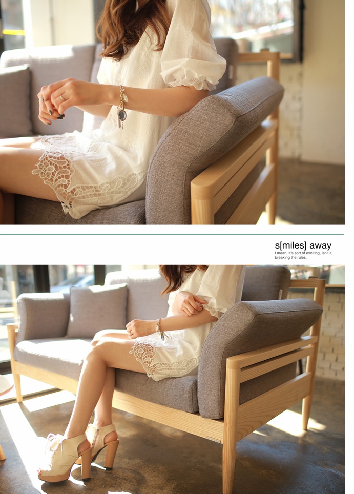 **พร้อมส่ง**เดรสผ้าฝ้ายสีขาวลูกไม้ แขนสามส่วน