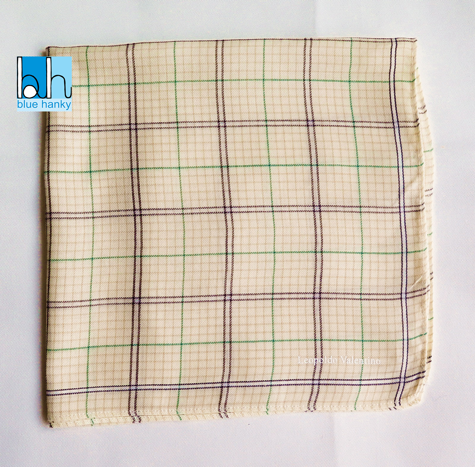 #49 18" Leopoldo Valentino ผ้าเช็ดหน้ามือ2 สภาพดี ผ้าเช็ดหน้าผืนใหญ่