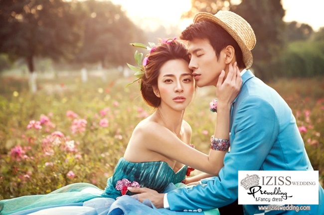 ***พรีออเดอร์***ชุดคู่ถ่ายพรีเวดดิ้ง (prewedding dress) & ชุดแต่งงานแฟนซี (Fancy wedding dress)ชายหญิง สไตล์ colorful "ธีมสีเขียว-ฟ้า"