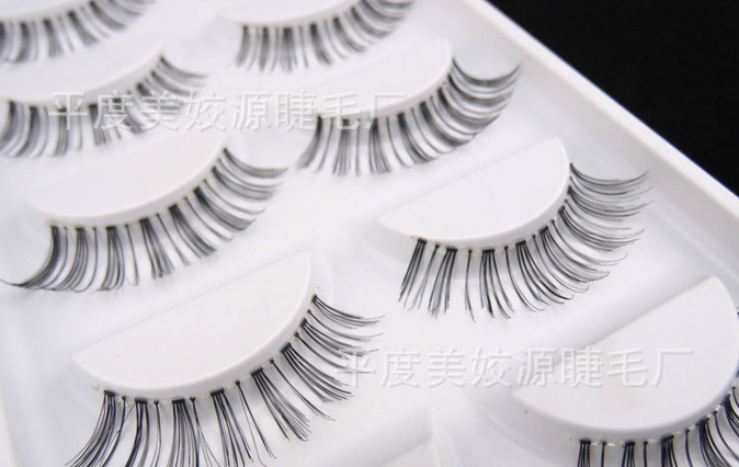 HW-30ขนตาปลอมเอ็นใส (ราคาส่งนี้ ขั้นต่ำ 15 กล่องขึ้นไปเท่านั้น) คละเเบบได้