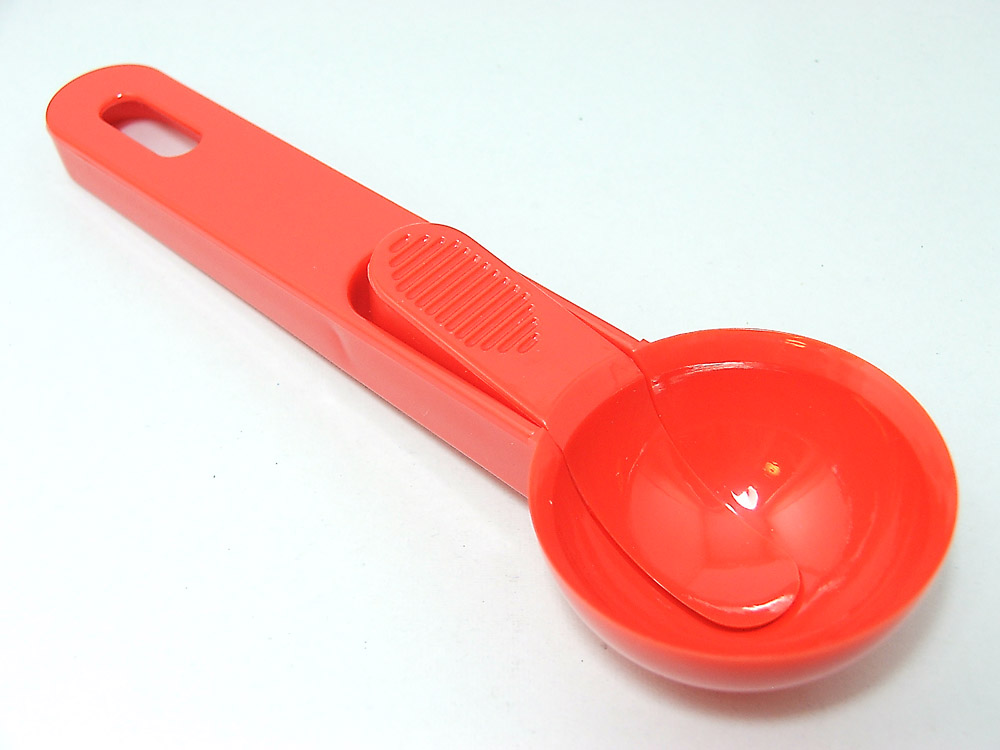 ที่ตักไอศครีม คุกกี้ก่อนเข้าอบ ผลไม้ต่างๆ เช่น แตงโม