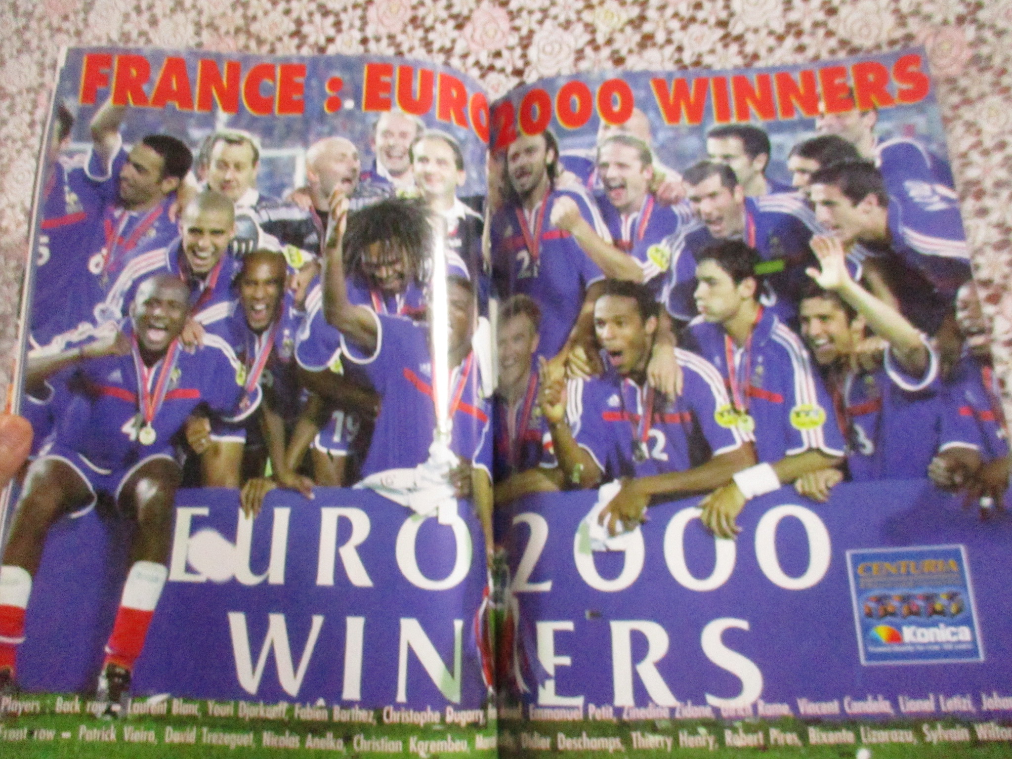 เวิลด์ซอคเกอร์ ฉบับที่14 ปี2543 ตำหนิ ไม่มีปกหลัง แผ่นเนื้อความหายไป4แผ่น