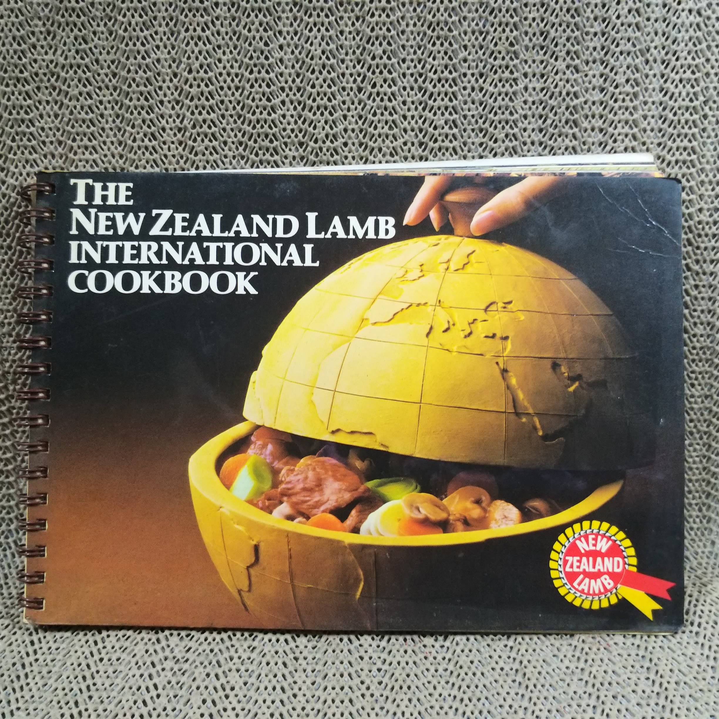 หนังสือ สูตรอาหารนิวซีแลนด์ จำพวกเนื้อแกะ THE NEW ZEALAND LAMP INTERNATIONAL COOKBOOK