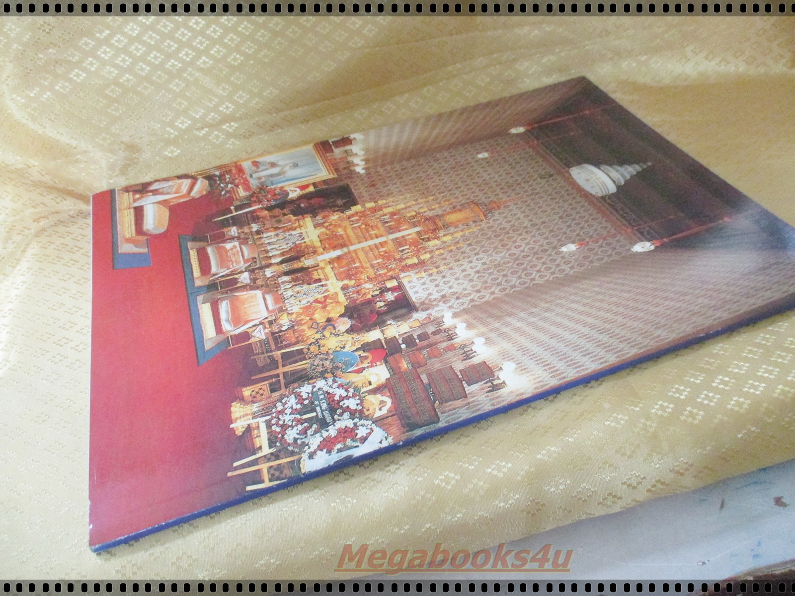 หนังสือ น้อมรำลึกแสนอาลัย สมเด็จย่า สมเด็จพระศรีนครินทราบรมราชชนนี แม่ฟ้าหลวงของปวงชน