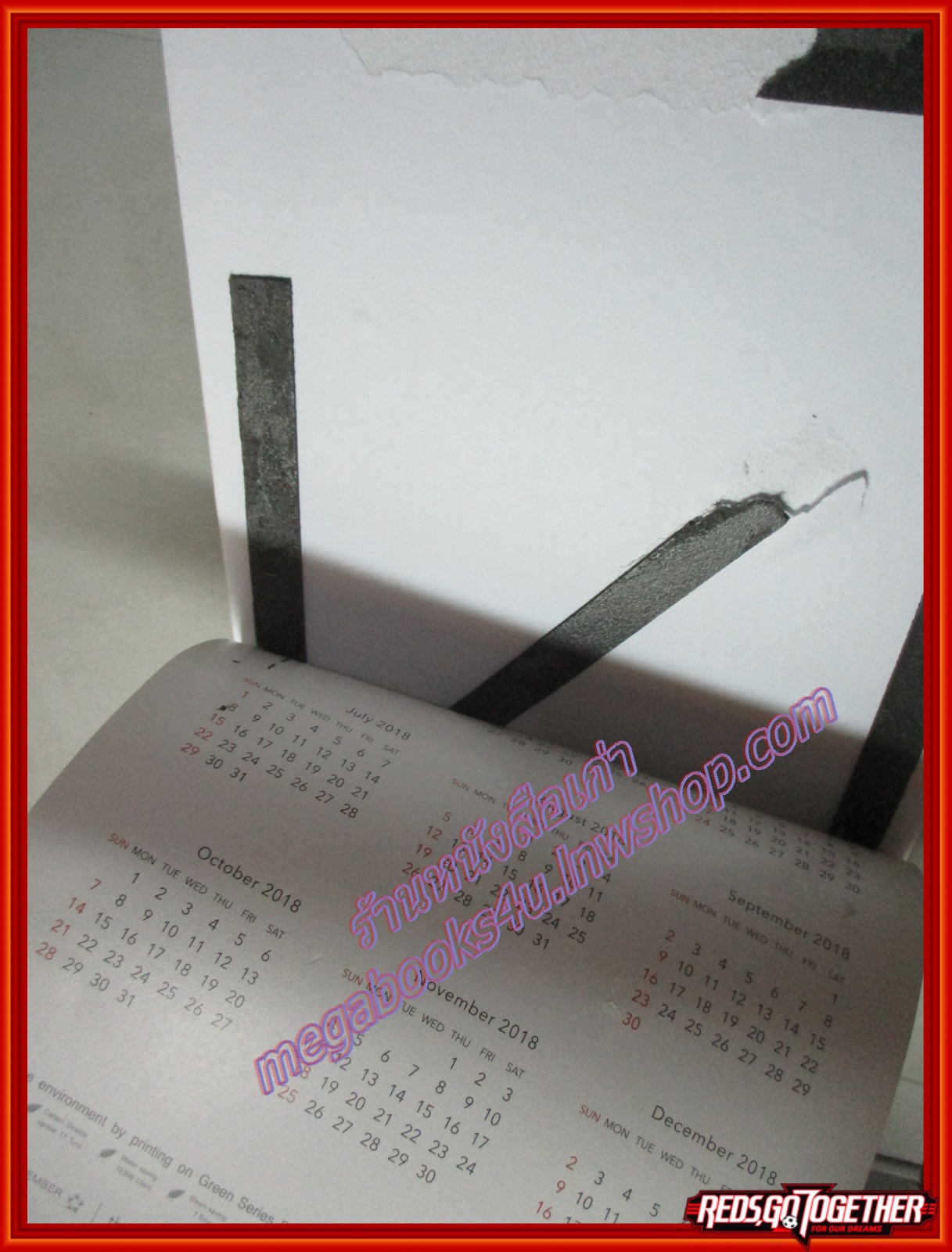 ปฏิทินการบินไทย ปี2560 มีขีดเขียนในแต่ละเดือน มีแผ่นเทปติดที่ด้านหลัง