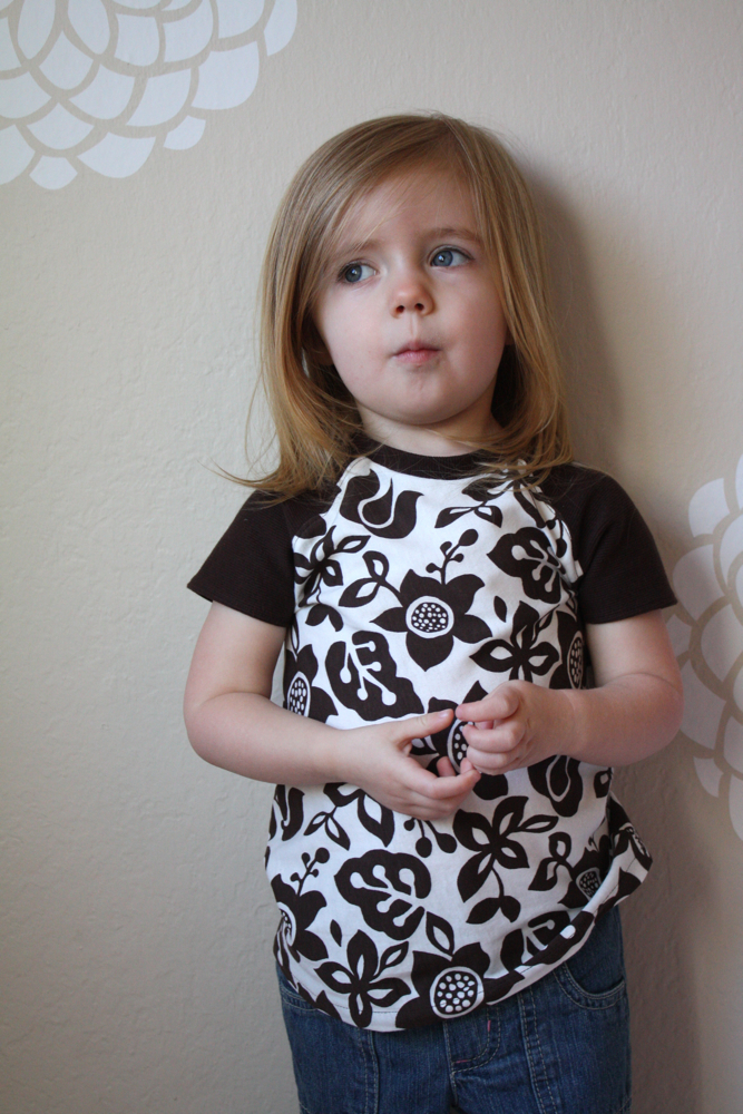 แพทเทิร์นตัดเสื้อยืดแขนต่อไหล่ ทำได้ทั้งแขนสั้น แขนยาว (เลือกขนาดที่ตัวเลือกสินค้า)