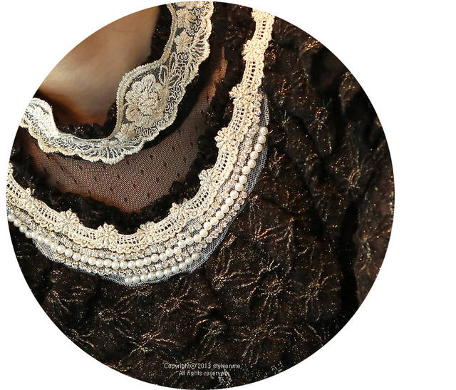 ***พร้อมส่งSL*** เสื้อผ้าลูกไม้สีดำ แต่งมุกที่คอแต่งระบายลุกไม้ แขนยาวมีซับในสวยเหมือนแบบค่ะ