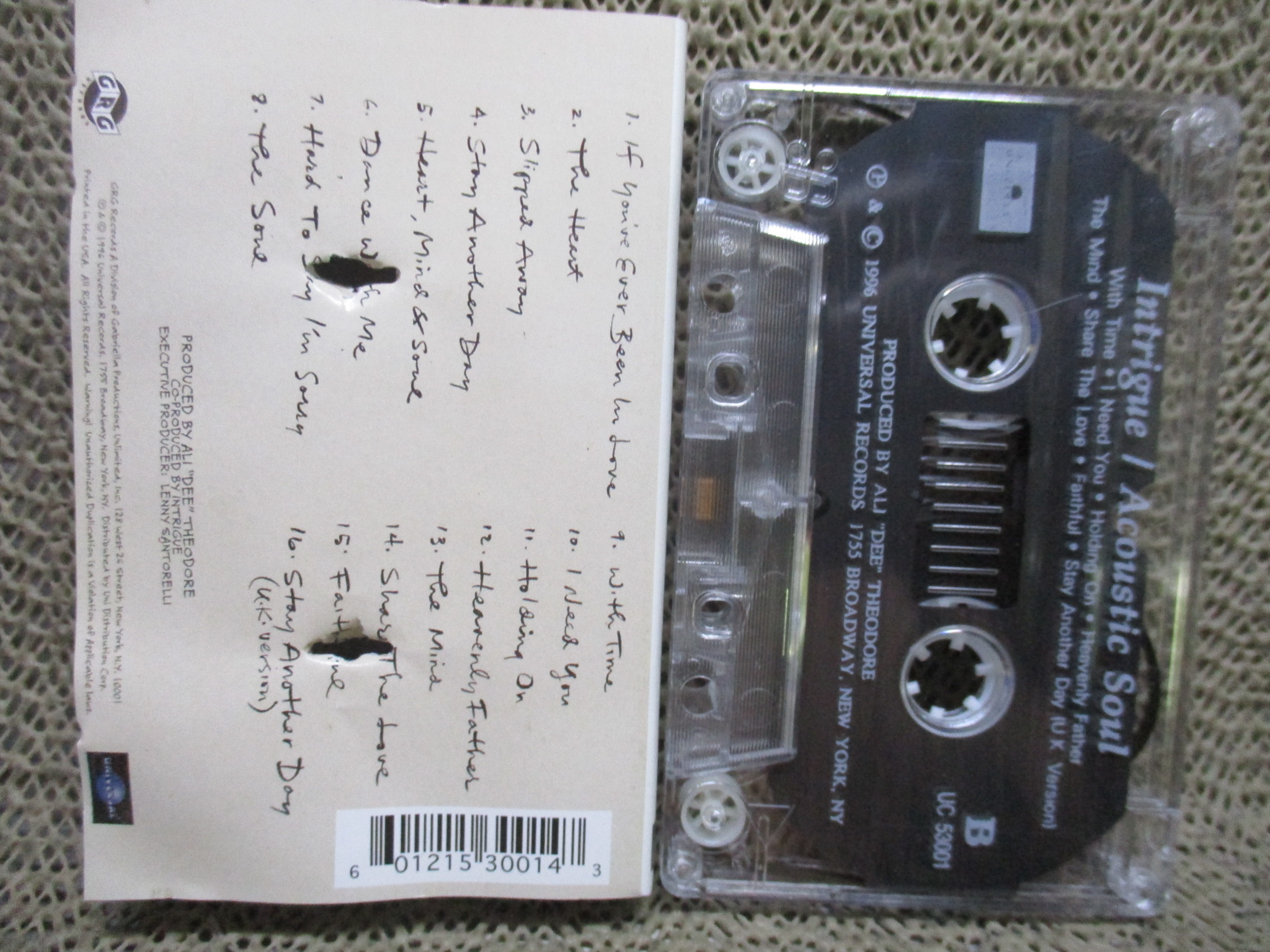 เทปเพลงสากล Intrigue - Acoustic Soul