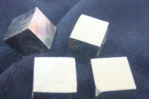 ไพไรต์คิวบิกเปรู (Peru Pyrite)