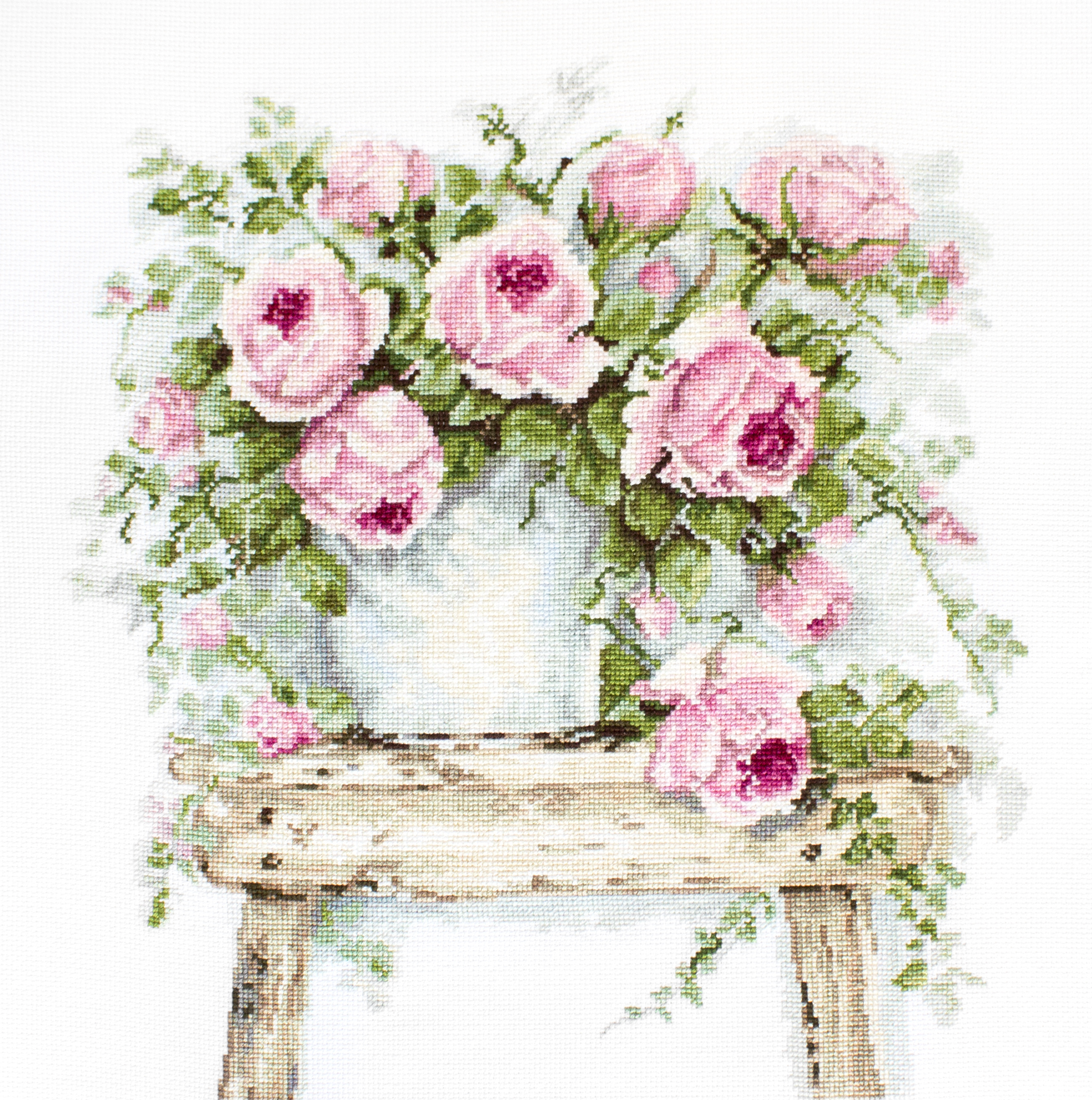 Luca-S ชุดปัก Flowers on a Stool