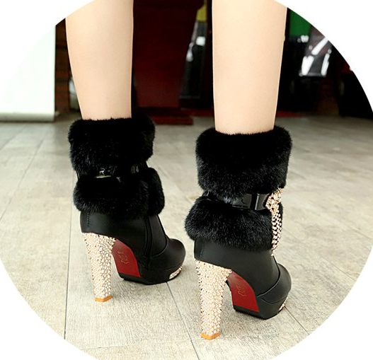 รองเท้าบูทส้นสูงแต่งขนปุยสีขาว/ดำ ไซต์ 35-40