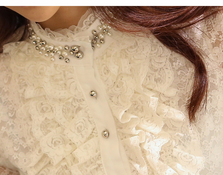 ***หมดค่ะ***เสื้อแฟชั่นผ้าลูกไม้เกาหลีแขนยาวสีขาว มีระบายรอบคอและหน้าอกมีซับใน เหมือนแบบค่ะ