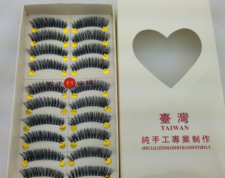 V-F1 ขนตาปลอม(ราคาส่ง) สีน้ำเงิน+ดำ ขั้นต่ำ 15 เเพ็ค คละเเบบได้