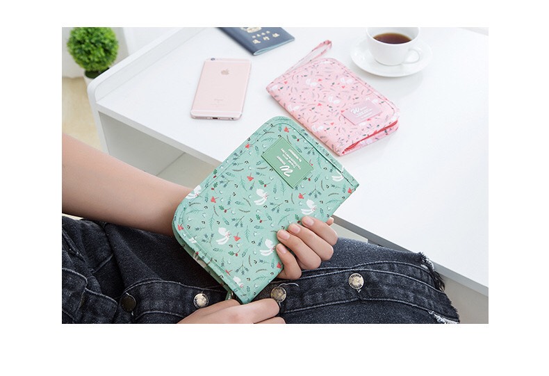 พร้อมส่ง Weekeight Travel With Youhappy everyday กระเป๋าใส่บัตรและพาสปอร์ต กระเป๋าใส่เอกสารเดินทาง ลายดอกไม้ 4 สี สี่ลาย