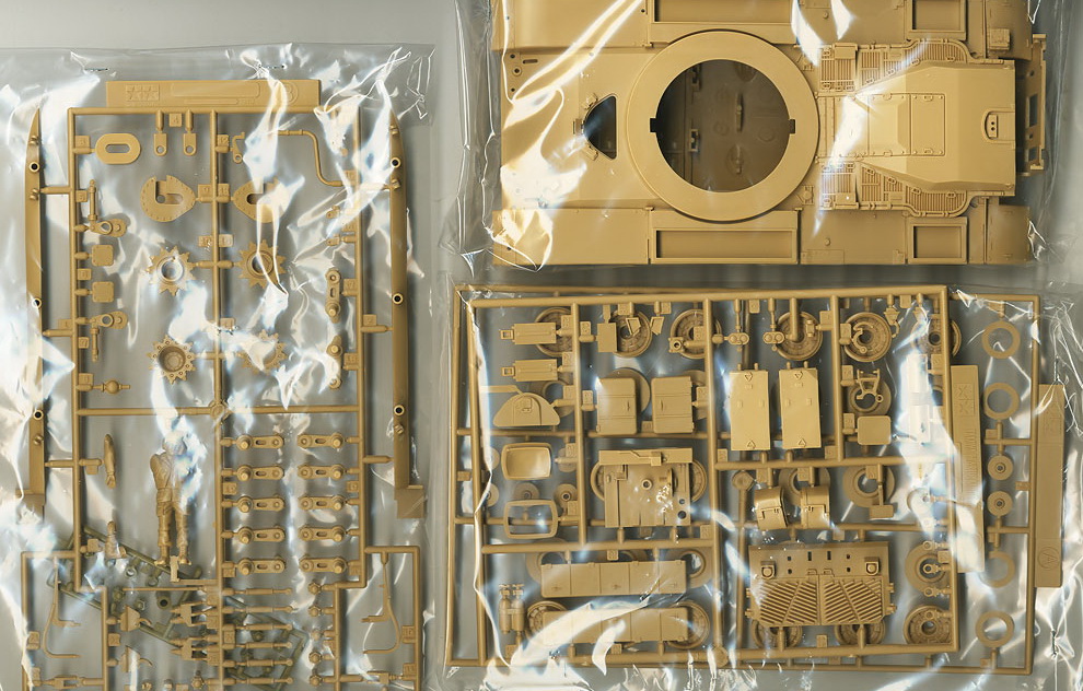 1/35 M60A3 (Bonus MODERN U.S. ACCESSORY SET)