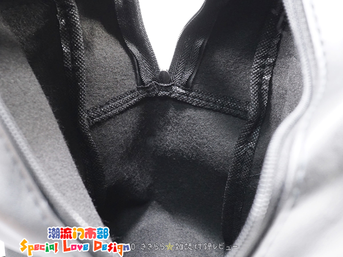 กระเป๋าเป้หนัง D*ickies x mini มีช่องใส่ของด้านหน้าด้วยค่ะ