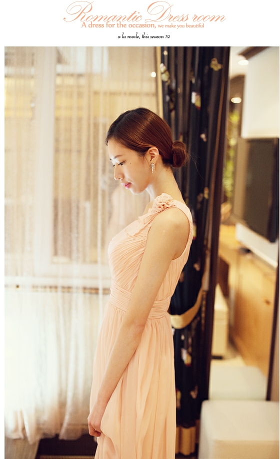 ***หมดค่ะ***เดรสยาวผ้าชีฟองสีส้มอมชมพู ไหล่เฉียง มีซับในสวยเหมือนแบบ100%ค่ะ