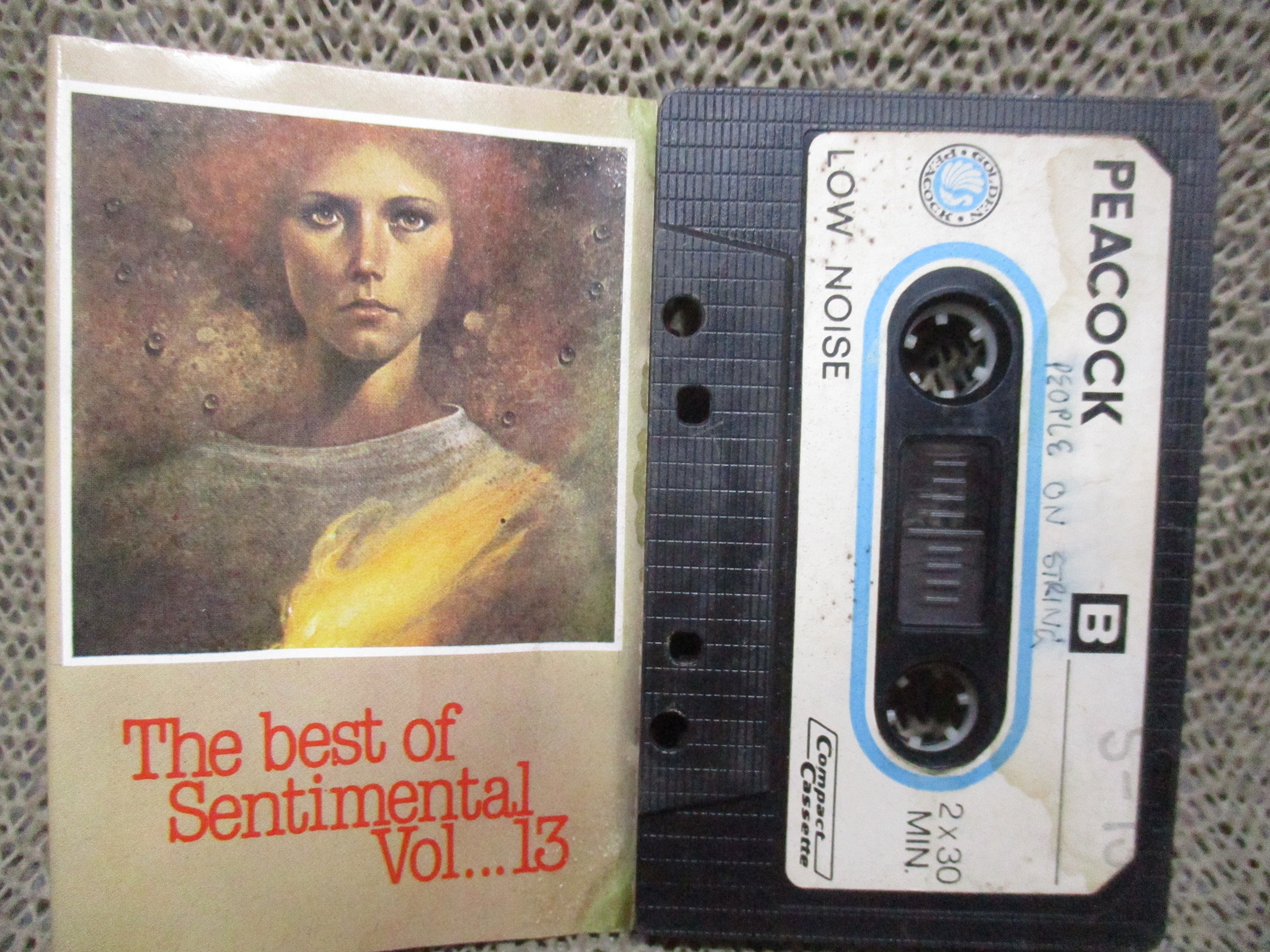 เทปเพลงสากล THE BEST OF SENTIMENTAL VOL.13 ปกมีคราบน้ำ กระดาษไม่ติด