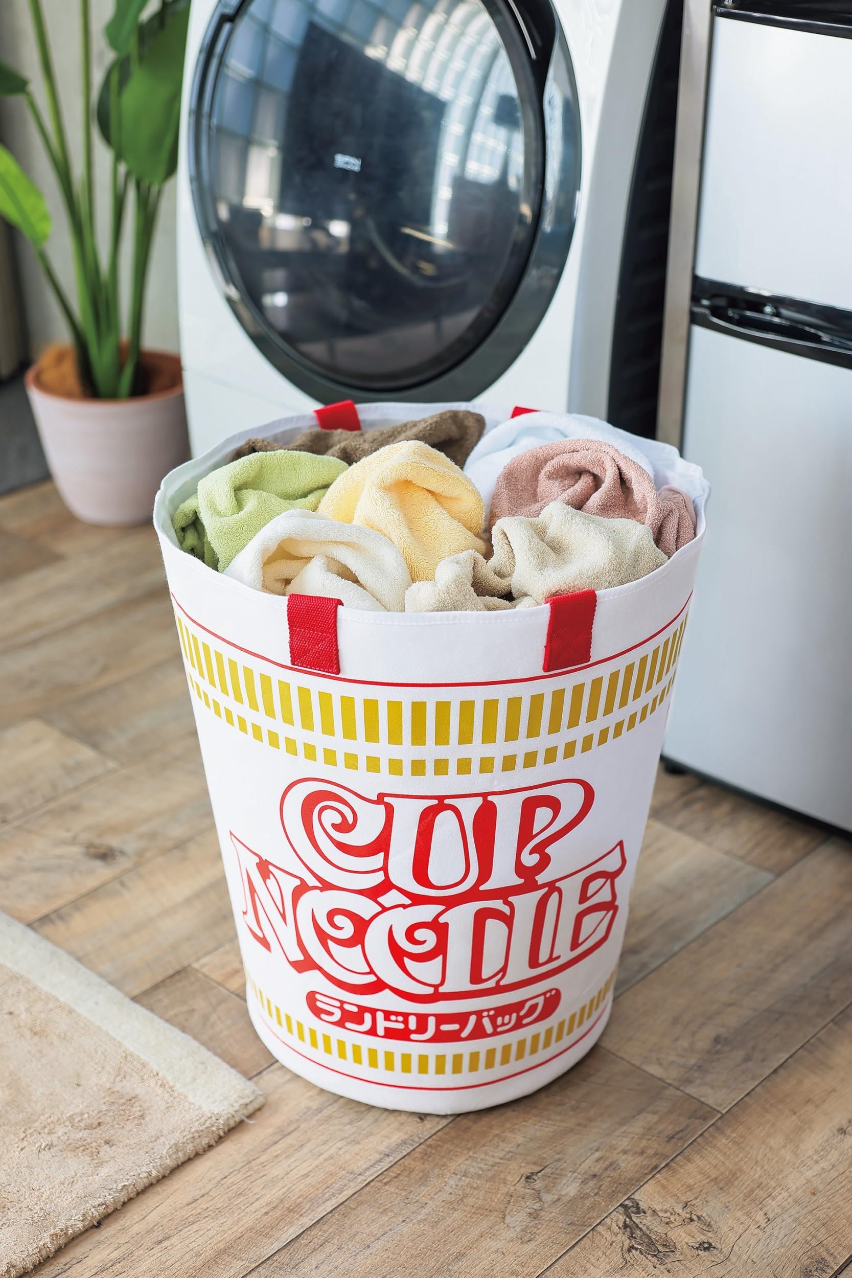 พร้อมส่ง Nissin SUPER KINGSIZE กระเป๋าใบใหญ่ ที่ใช้เป็นถุงซักผ้าคัพ นิชชิน คัพ นู้ดเดิ้ล