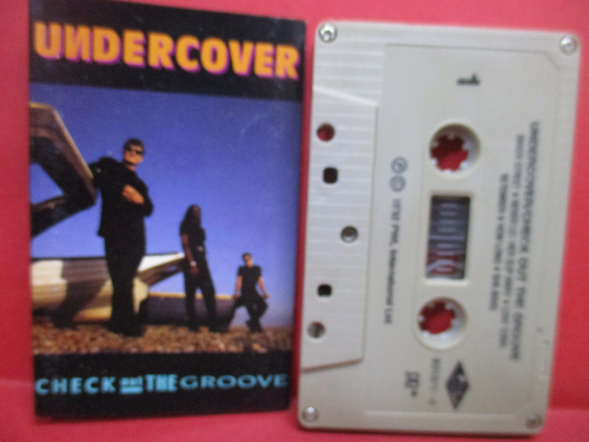 เทปเพลงสากล UNDERCOVER - Check Out the Groove