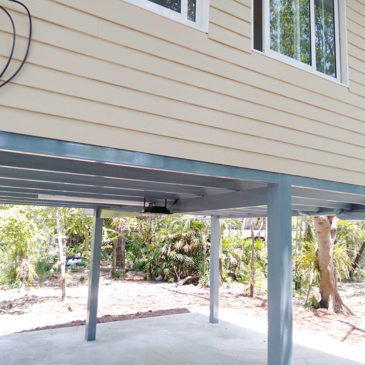 บ้านขนาด 4*7 เมตร ราคารวมเป็นเงินทั้งสิ้น 370,000 บาทพร้อมระเบียงขนาด 2*4 เมตร