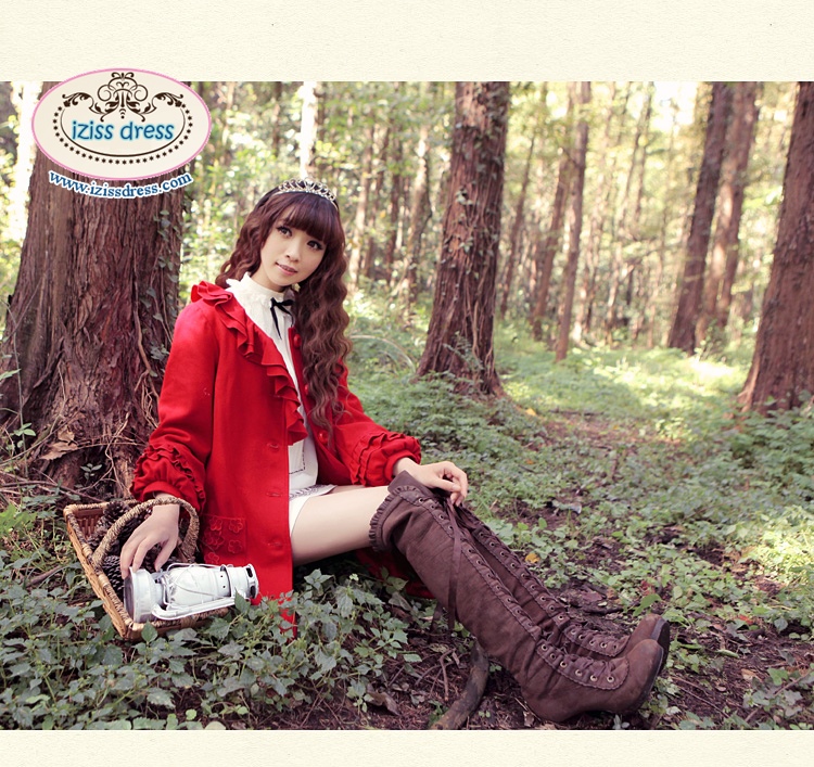 ***หมดค่ะ***เสื้อโค้ทกันหนาวสีแดง ตกแต่งระบายรอบคอและช่วงแขน ติดกระดุมด้านหน้า สวยเหมือนแบบค่ะ