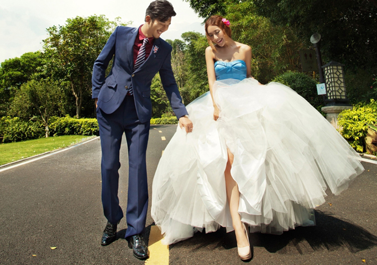 **พรีออเดอร์** PW100ชุดถ่ายพรีเว็ดดิ้ง (pre wedding dress) ชุดแฟนตาซีชายหญิง "ธีมสีน้ำเงินขาว"