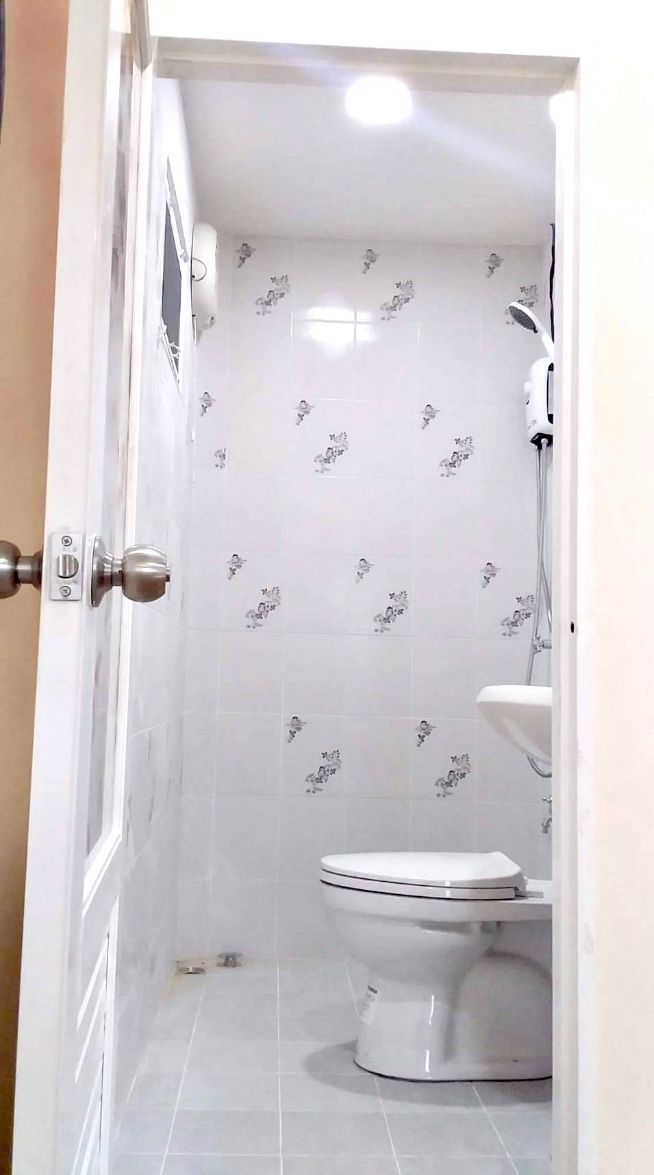 บ้านน็อคดาวน์ ทรงปั่นหยา ขนาด 4*6 เมตร พร้อมระเบียง 2*3 เมตร ชุดประตูสไลด์