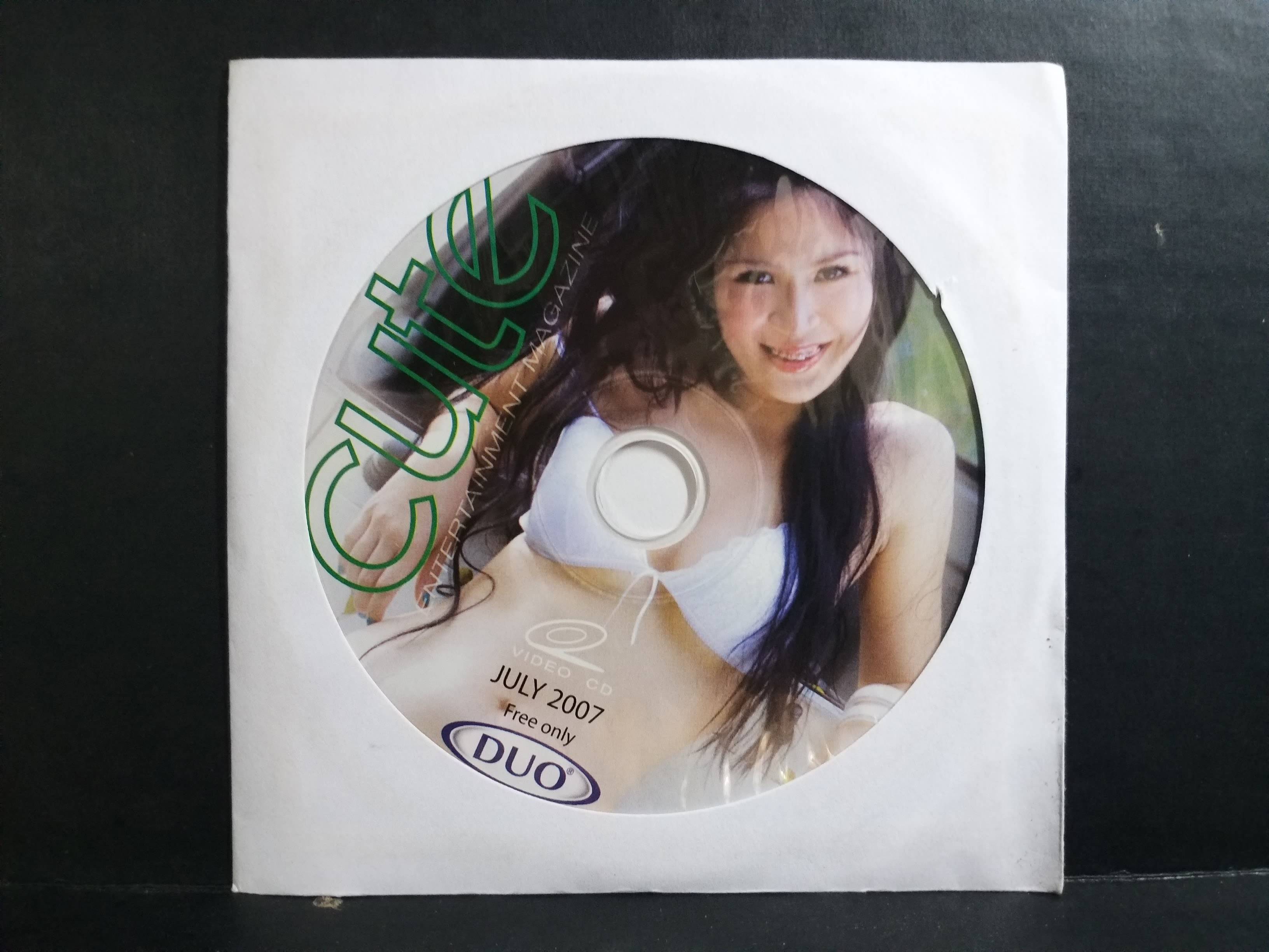 แผ่น CD เบื้องหลังนางแบบ นิตยสาร cute JUL.2007 / ความคมชัดตามยุคนั้นครับ