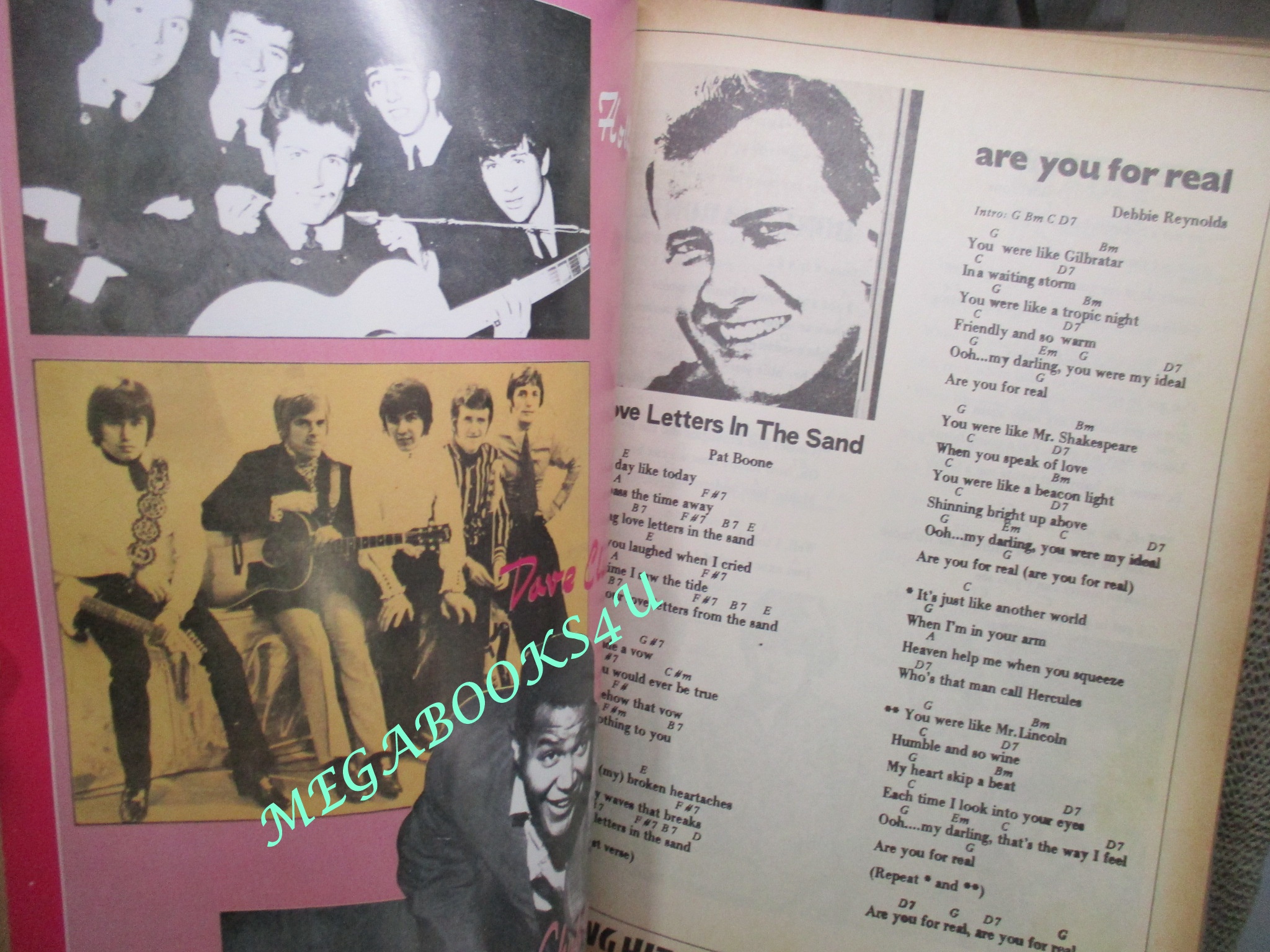 หนังสือเพลงพร้อมคอร์ดกีตาร์ All Time Greatest Hits Volume 3 ตำหนิ ขอบปกเยินเล็กน้อย