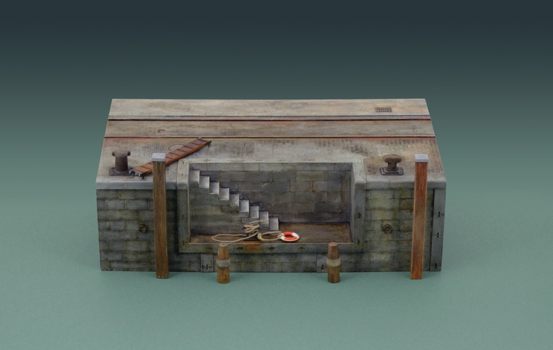 1/35 Dock with Stairs
