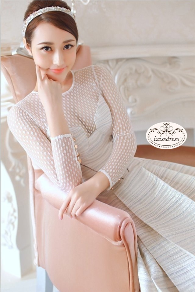 ***หมดค่ะ*** เดรสผ้าเนื้อผสมสีฟ้าต่อช่วงบนด้วยผ้าตาข่าย คอกลมแขนยาวสวยเหมือนแบบค่ะ