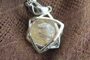 ไหมทองดาวหกแฉก ( Rutile Quartz in Star of Davis )