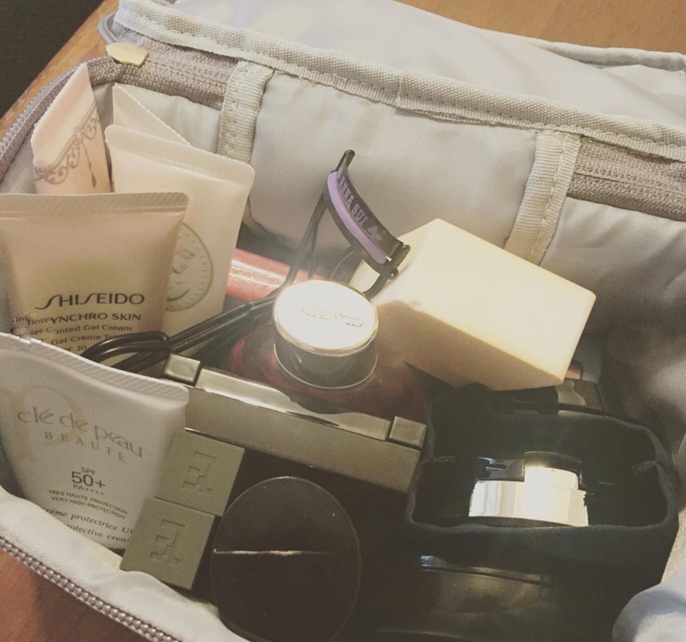 ❌เลิกจำหน่าย❌ (มีกล่อง) IENA กระเป๋าใส่เครื่องสำอาง 2 ชั้น สามารถเก็บเครื่องสำอางที่คุณใช้ทุกวัน