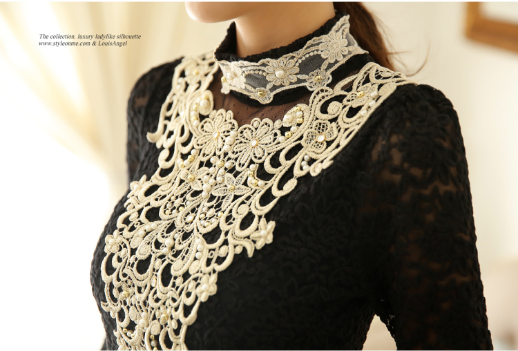 **พร้อมส่ง**เสื้อใส่ทำงานผ้าลูกไม้คอติดมีระบายสีดำแขนยาว ดีเทลตกแต่งช่วงอกด้วยลูกไม้ปักลายใบไม้สีครีมทอง ปลายแขนประดับผ้าโปร่งปักลายดอกไม้สีทอง สวยคุณภาพดีเหมือนแบบค่ะ