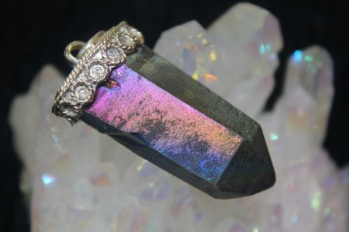 เพนดูลั่มเรนโบว์ออร่าควอตซ์ ( RAINBOW AURA QUARTZ PENDULUM )