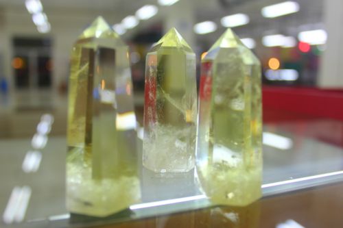 แท่งควอตซ์เหลือง (Yellow CrystalsQuartz )