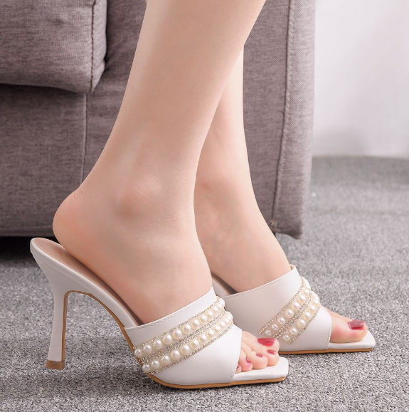 รองเท้าส้นสูงแบบสวมสีขาวแต่งมุข ไซต์ 35-42