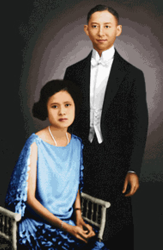 Pinn สมเด็จย่า-พระบรมราชชนก