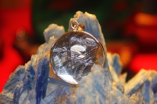 จี้อุกาบาตกีเบียน ( Mounionalusta Meteorites Pendant )