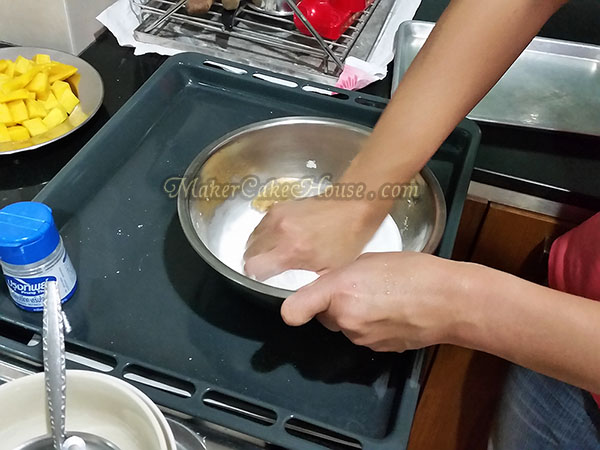 สูตรและวิธีทำขนมมะม่วง และขนมกล้วย11