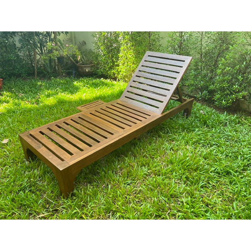 Pareena Decor เตียงอาบแดดไม้สัก เตียงริมสระไม้สัก Teak Wood Sun Lounger
