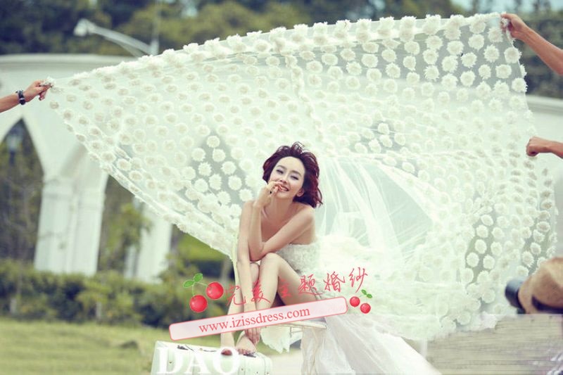 ***พรีออเดอร์***ชุดพรีเว็ดดิ้ง(Pre Wedding) เดรสเกาะอกสีขาวผ้าลูกไม้+สูทสีขาว