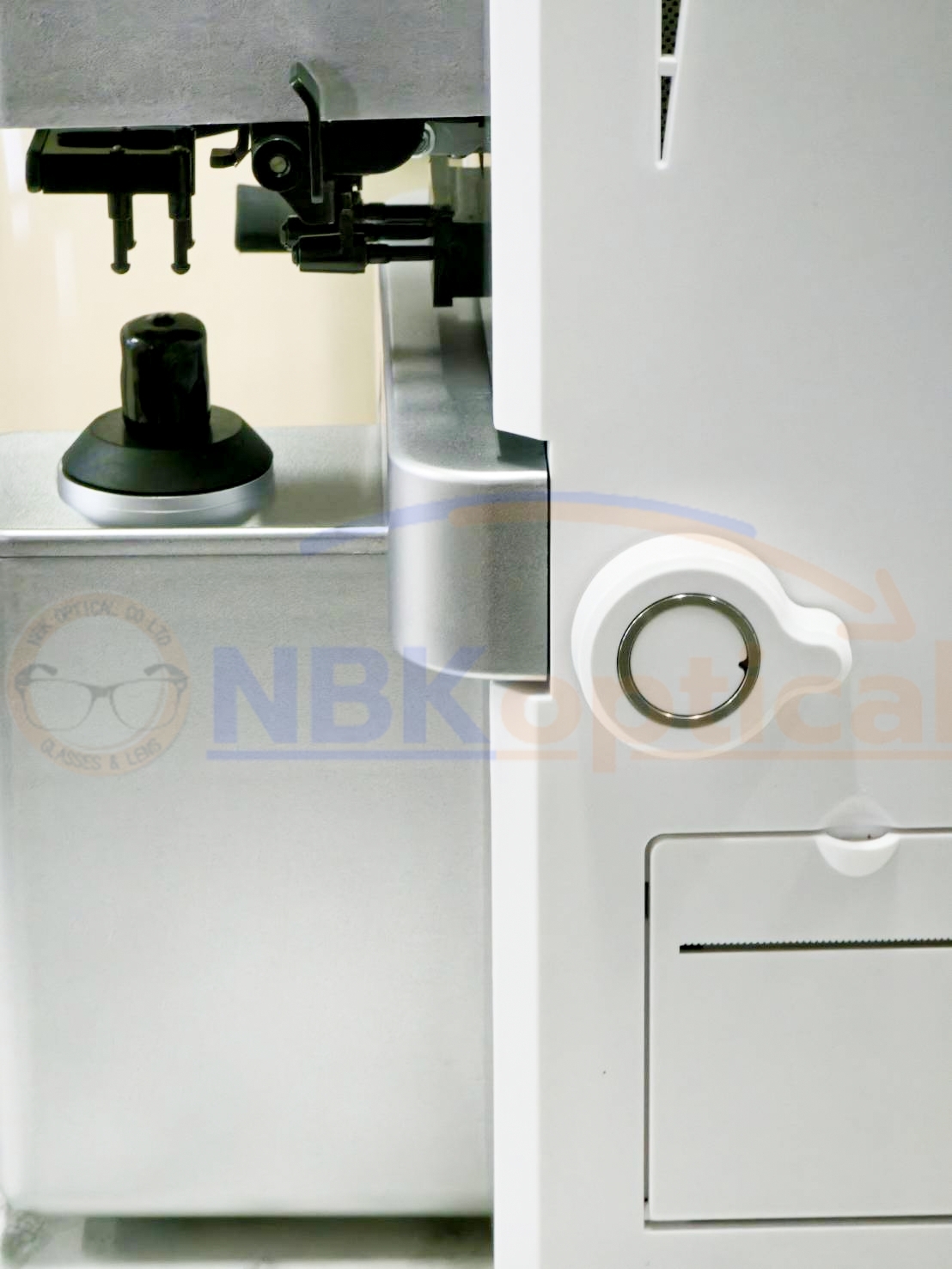 เครื่องเช็คเลนส์ออโต้ LM-900 Lensmeter