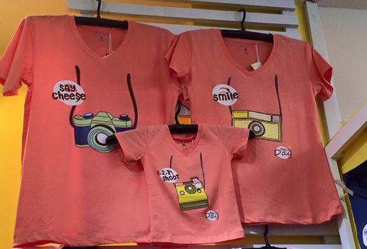 เสื้อครอบครัว ยอดฮิต ลายกล้องสีโอรส