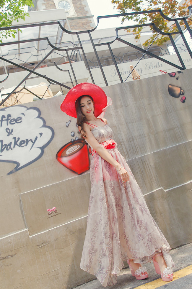 **หมดค่ะ**เสื้อสายเดี่ยวเอวลอยแต่งระบาย+กางเกงกระโปรงดีไซน์เก๋ๆ จะใส่ไปเที่ยว หรือ chic chic ริมทะเลก็เริศคร้า