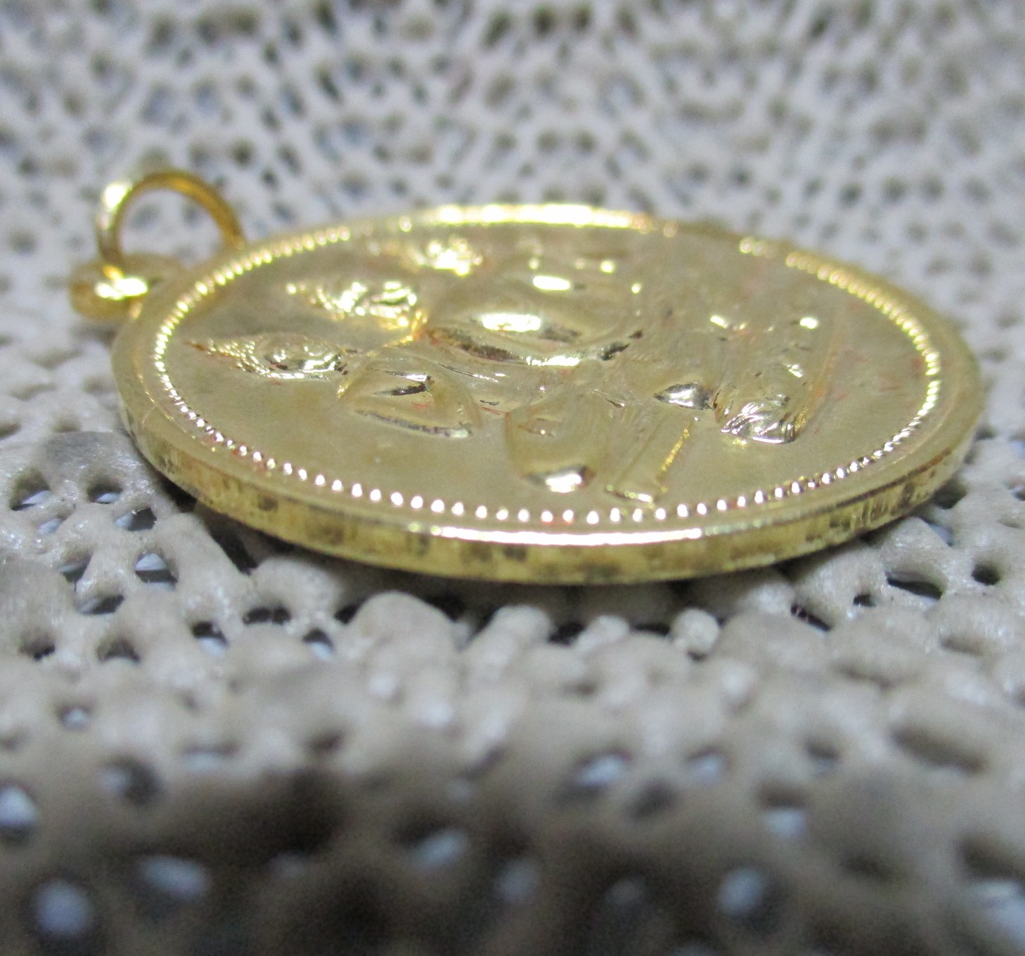 เหรียญ พระพุทธเจ้า3พระองค์ วัดเขาอีส้าน เทพประทาน ต.ดอนทราย อ.ปากท่อ จ.ราชบุรี