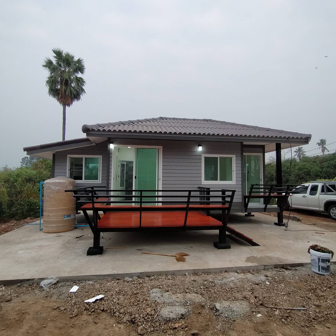 บ้านน็อคดาวน์ ขนาด 4*6 เมตร และมีครัวต่อด้านข้าง ขนาด 3*2 เมตร
