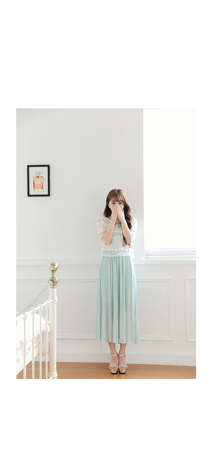 ***หมดค่ะ***เดรสยาวกระโปรงอัดพลีทสีฟ้าอ่อน พร้อมเสื้อลูกไม้แขนสั้น หวานมากๆค่ะ